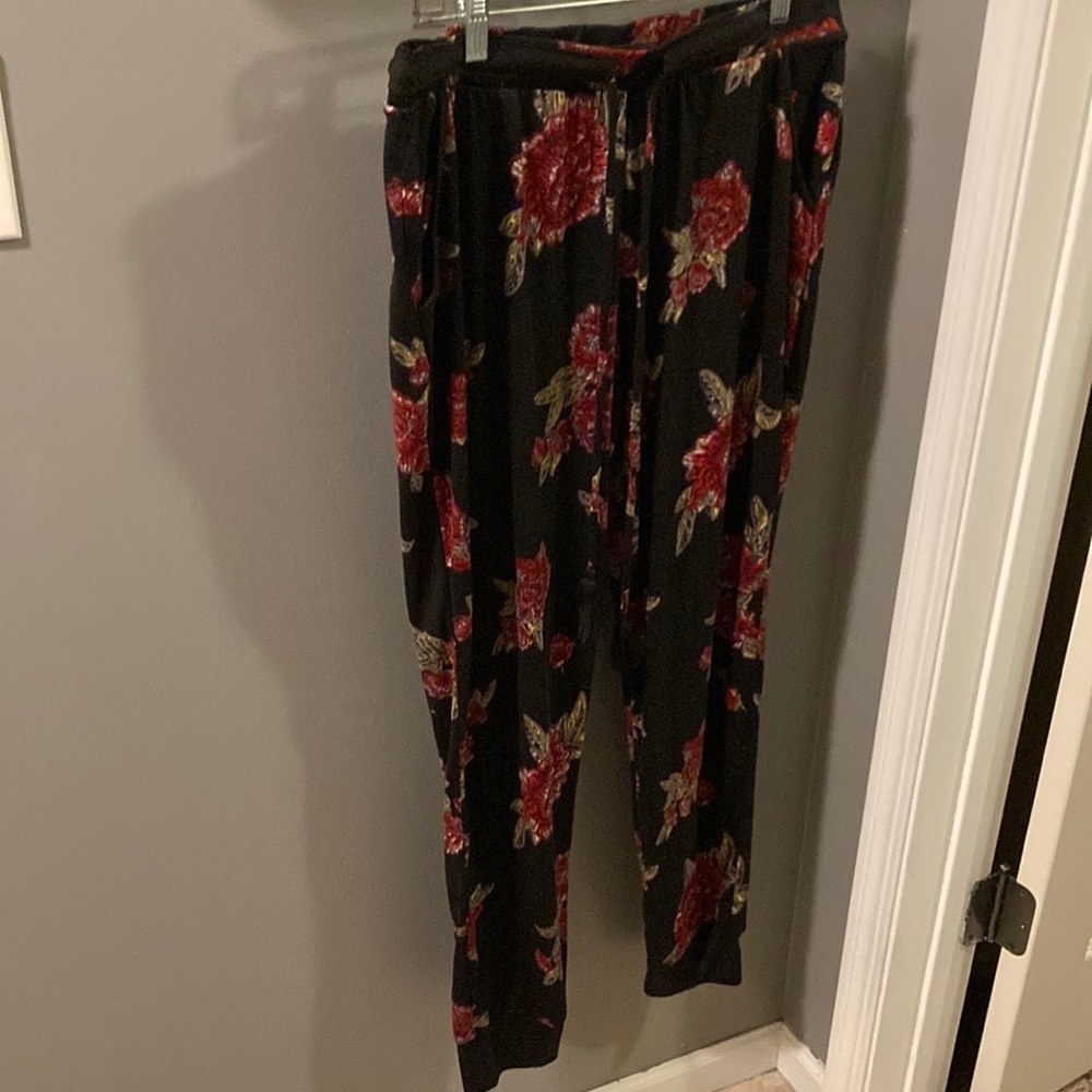 NO BO, black, red floral, size 11-13.